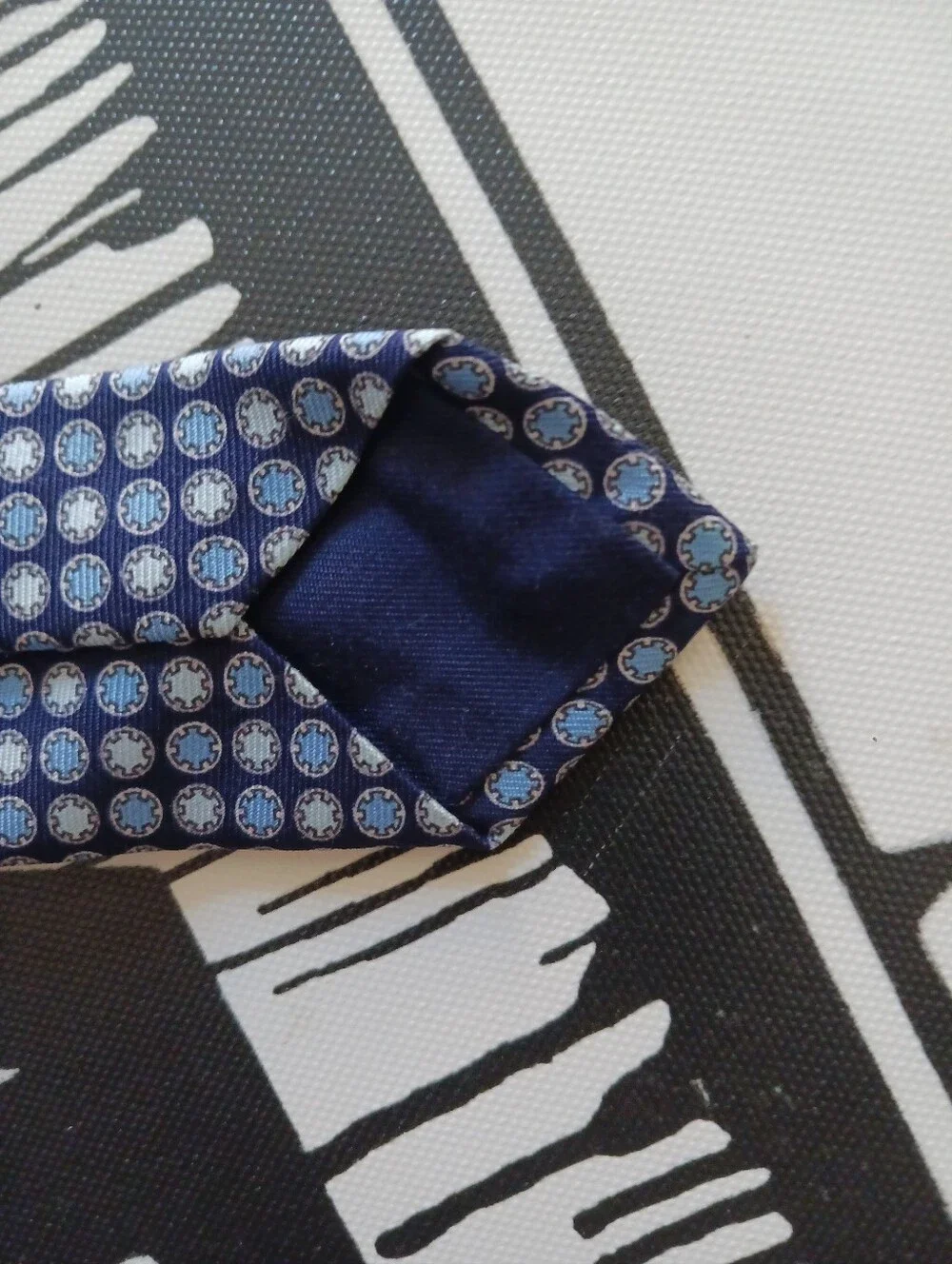 Hermes Cassette Tape Classic Blue Micro-Pattern Men’s Tie, 645870 SA, France